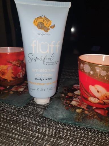 Zdjęcie oferty: FLUFF SUPERFOOD BODY CREAM śmietanka do ciała