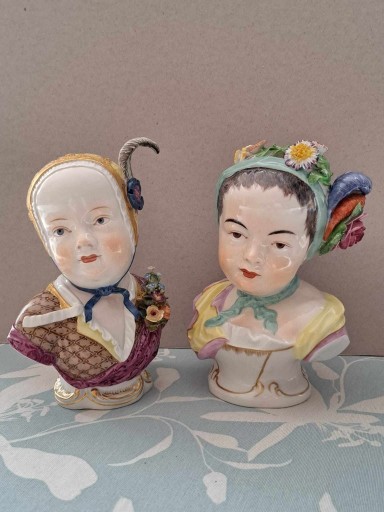 Zdjęcie oferty: 2 figurki miśnieńskie. Popiersia De Bourbona. 