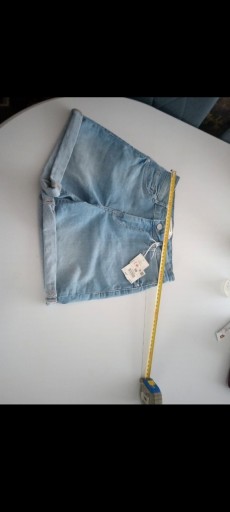 Zdjęcie oferty: Dżinsowe szorty krótkie spodenki damskie Reserved 
