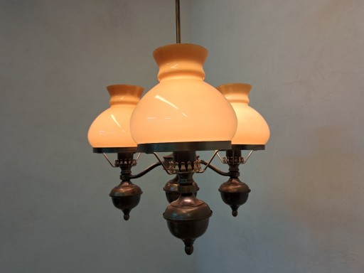 Zdjęcie oferty: Lampa mosiężna a la naftowa 3 klosze musztardowe