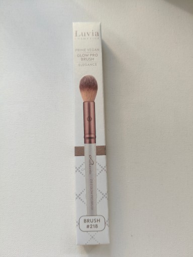 Zdjęcie oferty: Pędzel do rozświetlacza Luvia cosmetics brush #218