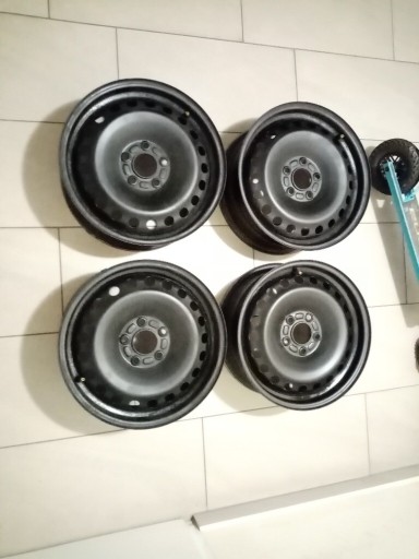 Zdjęcie oferty: Oryginalne felgi stalowe 16" Ford 5x108 komplet 