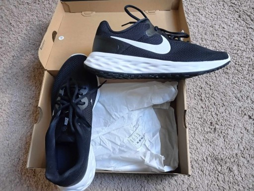 Zdjęcie oferty: buty męskie NIKE REVOLUTION 6 NN DC3728 