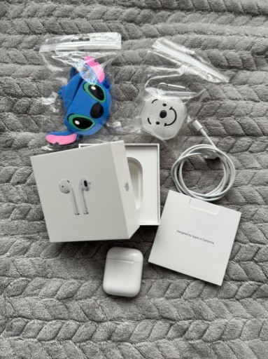 Zdjęcie oferty: MV7N2ZM/A Apple AirPods with Charging Case