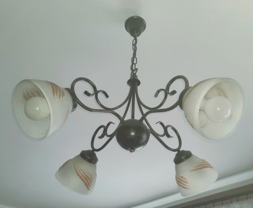 Zdjęcie oferty: Duża lampa, żyrandol do salonu - 4 klosze