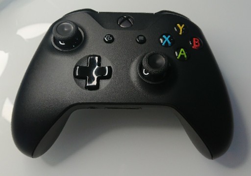 Zdjęcie oferty: Pad Xbox One Sprawny