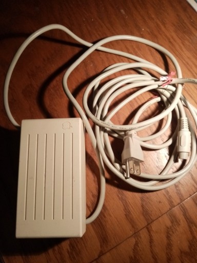 Zdjęcie oferty: Apple A2M4120 zasilacz IIc A2S4000 vintage retro 