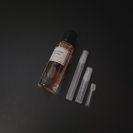 Zdjęcie oferty: Privee Couture Collection Matiere Noire - 1ml - Wysyłka smart!