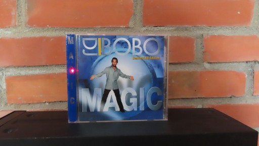 Zdjęcie oferty: DJ BOBO – MAGIC (PŁYTA Z LEDOWYM PODŚWIETLENIEM)