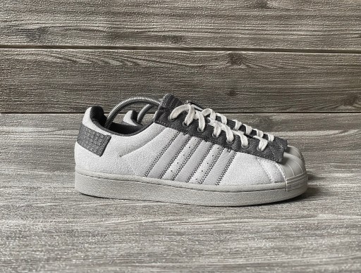 Zdjęcie oferty: Adidas Superstar Parley, rozmiar 43, stan bardzo dobry