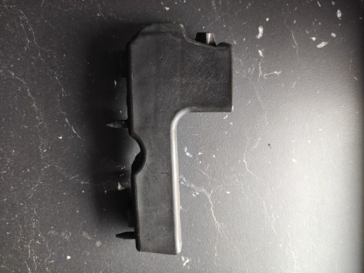 Zdjęcie oferty: Ślizg mocowanie zderzaka Audi A4