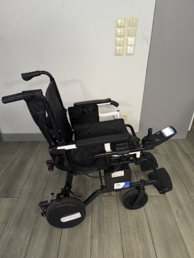 Zdjęcie oferty: Elektryczny lekki wózek inwalidzki składany 300w