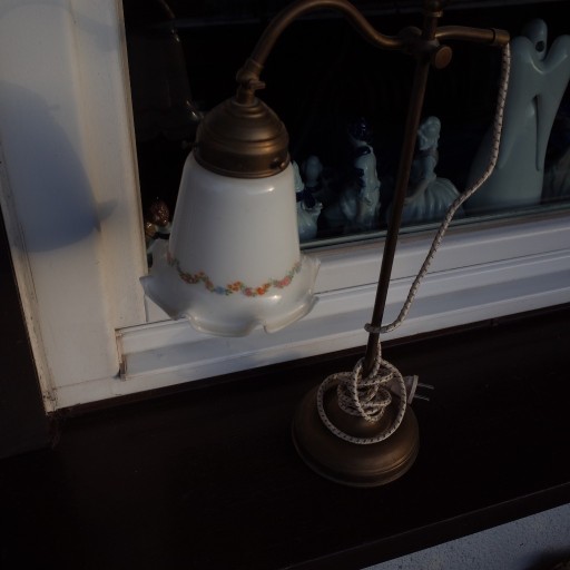 Zdjęcie oferty: stara elektryczna lampa mosiężna wysokość 50 cm