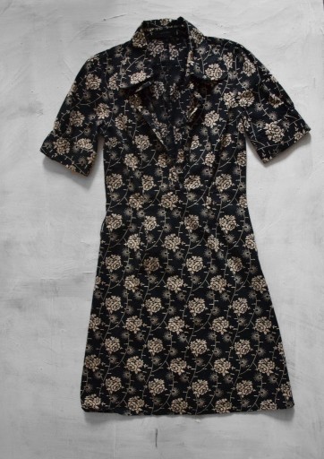 Zdjęcie oferty: czarna sukienka w kwiatki M 38