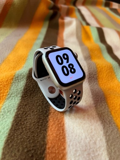 Zdjęcie oferty: Apple Watch SE model A2351 + opaska Nike