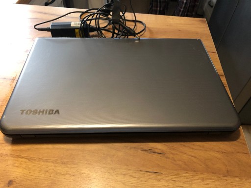 Zdjęcie oferty: Toshiba Satellite 75D-A7283