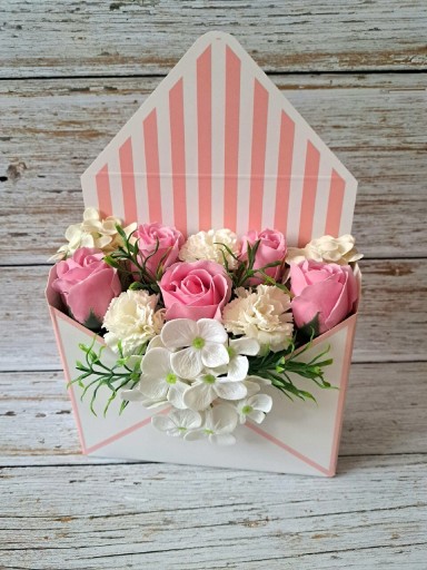 Zdjęcie oferty: Flowerbox mydlany róże kwiaty w kopercie mydło 