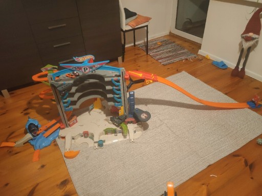 Zdjęcie oferty: Hot wheels ultimate garage