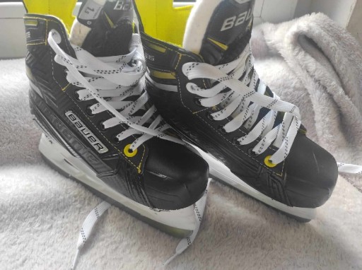 Zdjęcie oferty: Łyżwy hokejowe bauer suprime