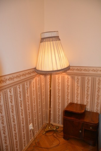 Zdjęcie oferty: Lampa stojącą z abażurem ANTYK
