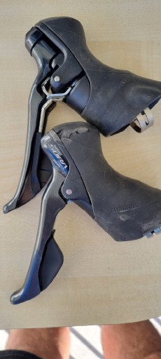 Zdjęcie oferty: Klamkomanetki Shimano ST-R3000 używane