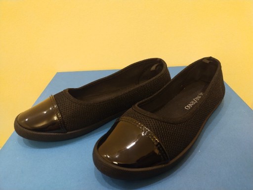 Zdjęcie oferty: Eleganckie i wygodne buty damskie roz. 38, 23,5 cm