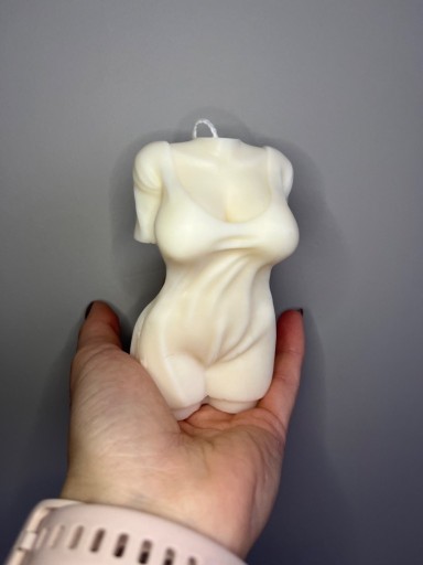 Zdjęcie oferty: Świeca sojowa ciało kobiety ozdoba prezent