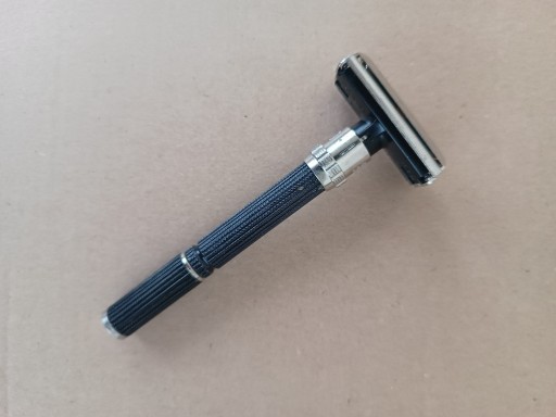 Zdjęcie oferty: Maszynka do golenia GILLETTE BLACK BEAUTY z PEWEX