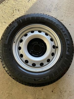 Zdjęcie oferty: Opony Michelin 215/65R15C