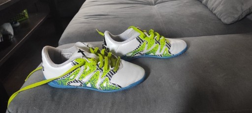 Zdjęcie oferty: Buty piłkarskie Adidas rozm. 33