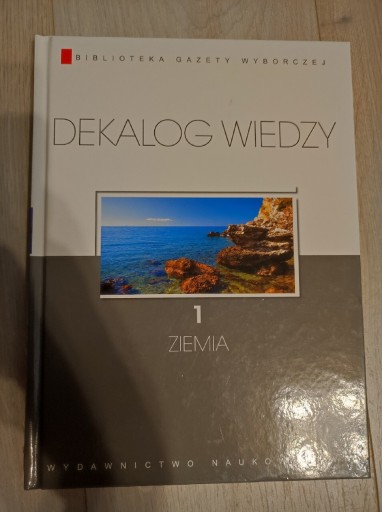 Zdjęcie oferty: Dekalog wiedzy tom 1 Ziemia PWN