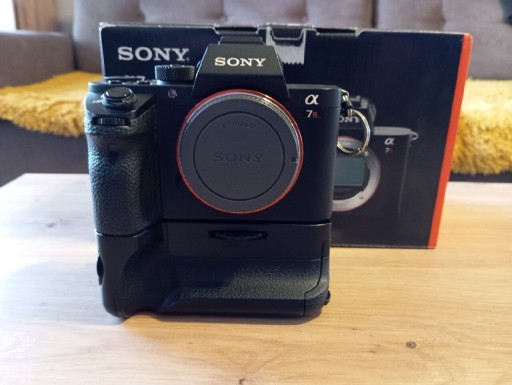 Zdjęcie oferty: Sony A7RII + GRIP + pięć baterii 