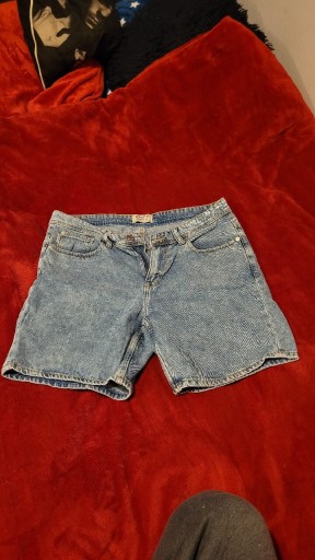Zdjęcie oferty: Spodenki spodnie Cropp Jeans 34  Comfort