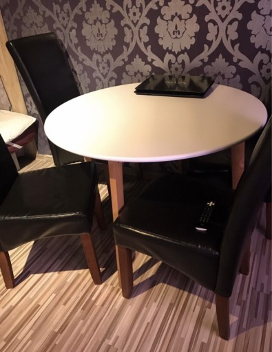 Zdjęcie oferty: Stół z krzesłami 