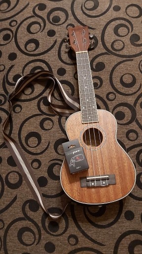 Zdjęcie oferty: Soprana ukulele 21 Segovia z tunerem