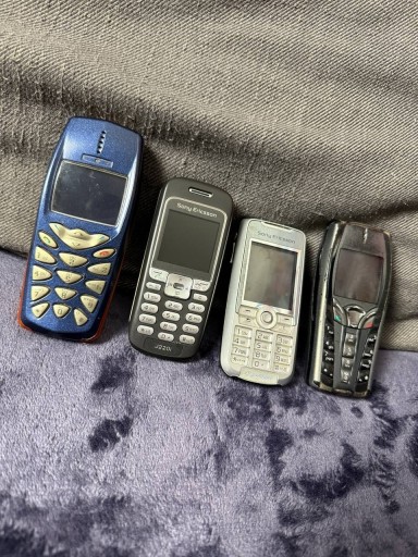 Zdjęcie oferty: Zestaw Retro telefonów nr 2