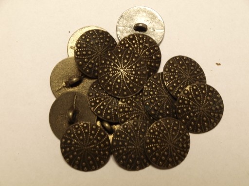 Zdjęcie oferty: Metalowe guziki  fi 20 mm odcienie stare złoto.