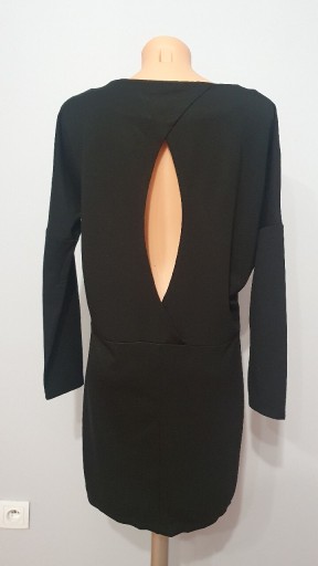 Zdjęcie oferty: Czarna wiskozowa sukienka z wycięciem na plecach
