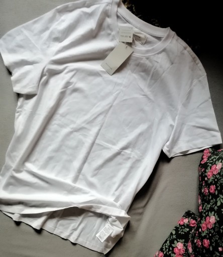 Zdjęcie oferty: biała Koszulka bluzka t-shirt 100%BAWEŁNA Reserved