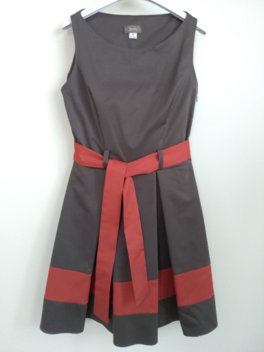 Zdjęcie oferty: Przepiękna rozkloszowana sukienka 38 z paskiem