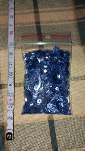 Zdjęcie oferty: Cekiny niebieskie łamane 12 g 6 mm