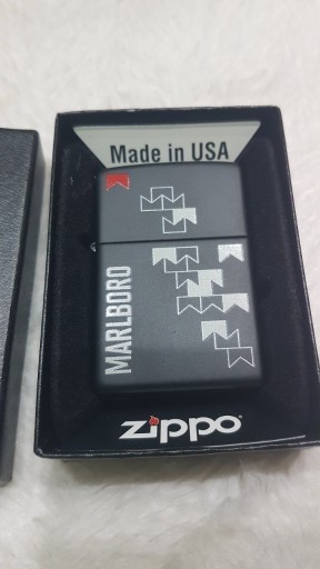 Zdjęcie oferty: Zapalniczka Zippo Marlboro H 2012