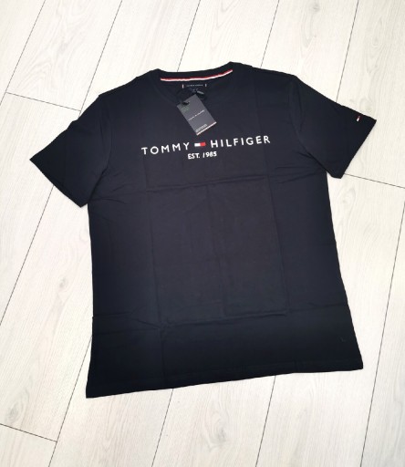 Zdjęcie oferty: Nowy oryginalny T-shirt Tommy Hilfiger L