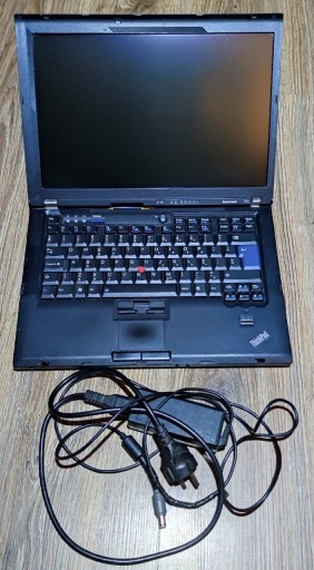 Zdjęcie oferty: Laptop Lenovo T61 + zasilacz