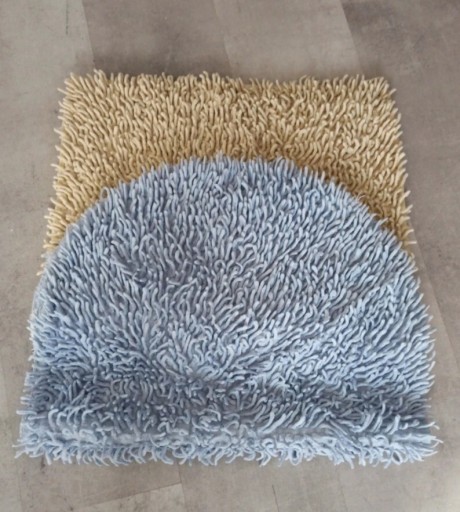 Zdjęcie oferty: Dwa dywaniki łazienkowe zestaw
