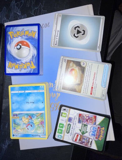 Zdjęcie oferty: Zestaw 140 kart Pokemon TCG