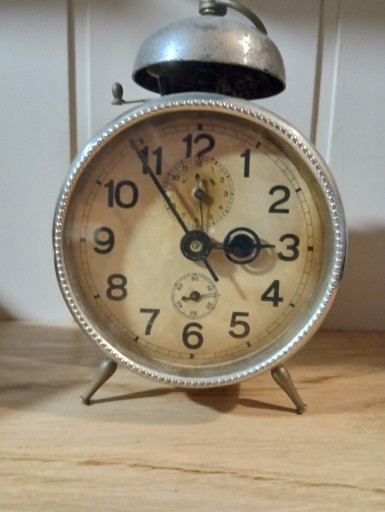 Zdjęcie oferty: budzik przedwojenny 