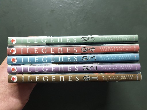 Zdjęcie oferty: Ilegenes - zestaw 5 tomów - Manga