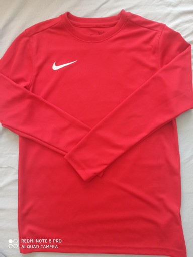 Zdjęcie oferty: T-shirt z długim rękawem cienki Nike 137-147