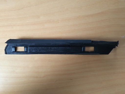 Zdjęcie oferty: SLK R170 LISTWA uszczelka gumowa lewy błotnik A1706982130 / 1706982130